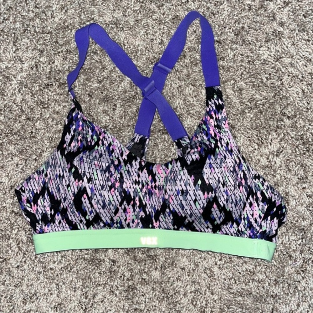 VSX Victoria’s Secret 34A sports bra